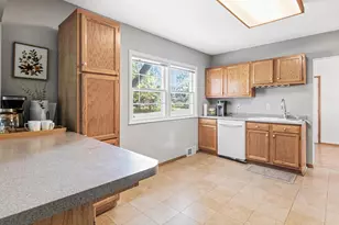 4760 Dominick Dr, Minnetonka, MN 55343 - Photo 6