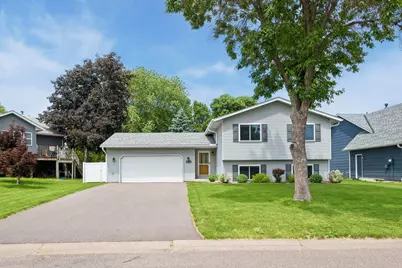 5533 Golfview Lane N, Oakdale, MN 55128 - Photo 2
