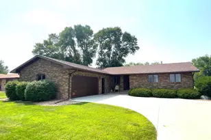 1119 Main St, Breckenridge, MN 56520 - Photo 1