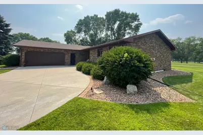 1119 Main Street, Breckenridge, MN 56520 - Photo 2