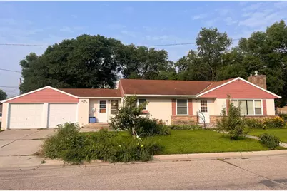 209 Oregon Avenue, Morris, MN 56267 - Photo 1
