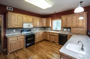 4525 Alicia Dr, Eagan, MN 55077 - Photo 18