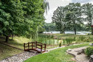 4525 Alicia Dr, Eagan, MN 55077 - Photo 2