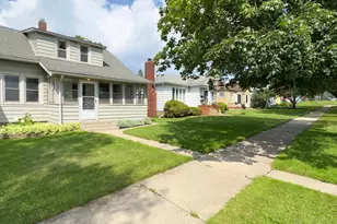 817 Harrison St, Eveleth, MN 55734 - Photo 1