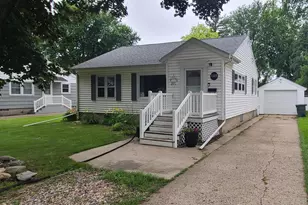 125 E St, Marshall, MN 56258 - Photo 1