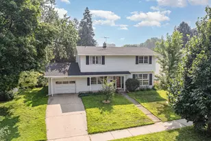 42 Nelson St, Saint Paul, MN 55119 - Photo 1