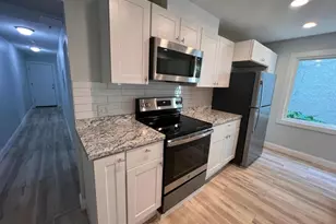 910 Oliver Ave N, Minneapolis, MN 55411 - Photo 2