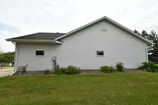 904 Marie Ln, Zumbrota, MN 55992 - Photo 10