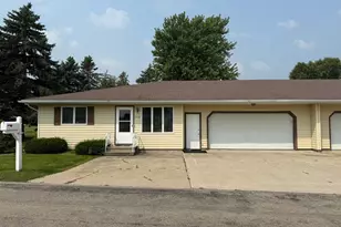 1432 Regency Ln, Albert Lea, MN 56007 - Photo 1