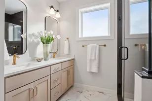 12459 Drayton Trl, Apple Valley, MN 55124 - Photo 16