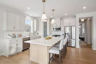 12459 Drayton Trl, Apple Valley, MN 55124 - Photo 10