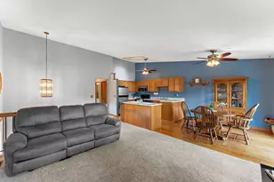 3487 York Dr, Woodbury, MN 55125 - Photo 2