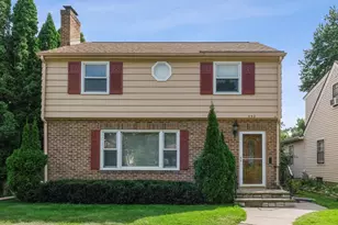 992 Orange Ave E, Saint Paul, MN 55106 - Photo 1