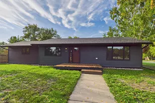 306 Elk St NW, Warroad, MN 56763 - Photo 2