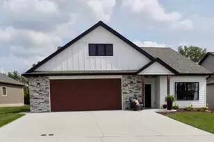 510 Kodiak Dr NW, Stewartville, MN 55976 - Photo 1