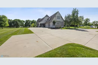 2508 Rose Creek Parkway S, Fargo, ND 58104 - Photo 4
