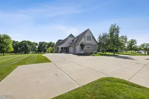 2508 Rose Creek Pkwy S, Fargo, ND 58104 - Photo 4