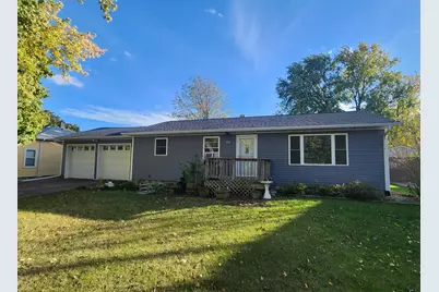 912 4th Street SE, Pipestone, MN 56164 - Photo 1