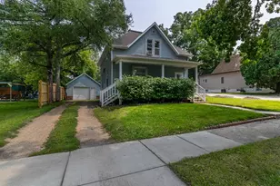 233 S Park Ave, Le Center, MN 56057 - Photo 1