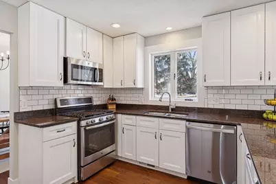 9145 Belvedere Drive, Eden Prairie, MN 55347 - Photo 14