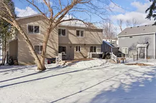 9145 Belvedere Dr, Eden Prairie, MN 55347 - Photo 4