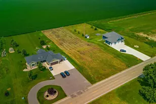 704 West Street N, Janesville, MN 56048 - Photo 1