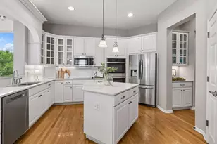 19081 Inndale Dr, Lakeville, MN 55044 - Photo 4