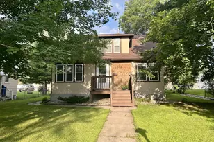 1014 Elm St, Alexandria, MN 56308 - Photo 2