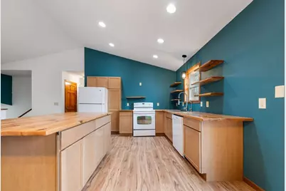 31185 Hillside Pass, Pequot Lakes, MN 56472 - Photo 4