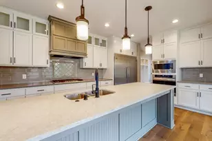 4044 Merriam Rd, Minnetonka, MN 55305 - Photo 2