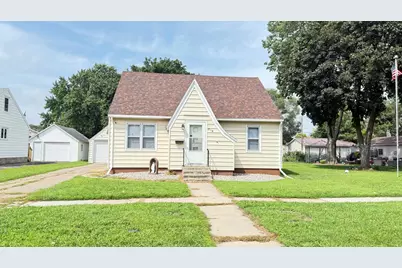 218 S Chestnut Street, Belle Plaine, MN 56011 - Photo 1