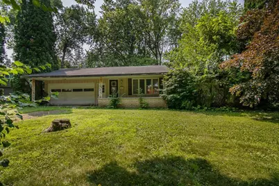 20 S Inga Avenue, Le Center, MN 56057 - Photo 1