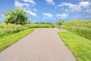 13472 W Freeway Dr, Columbus, MN 55038 - Photo 16