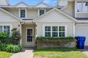 2028 Pathways Dr, Saint Paul, MN 55119 - Photo 1