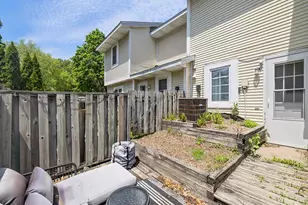 2028 Pathways Dr, Saint Paul, MN 55119 - Photo 28