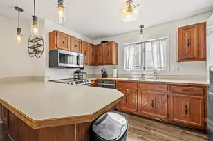 2028 Pathways Dr, Saint Paul, MN 55119 - Photo 8