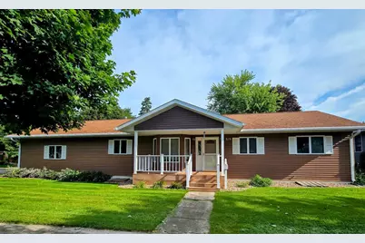 319 5th Street SW, Pipestone, MN 56164 - Photo 1