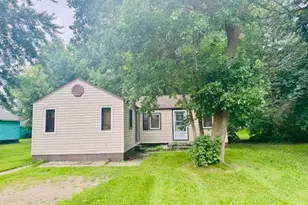 3245 Maple Ave, Slayton, MN 56172 - Photo 1