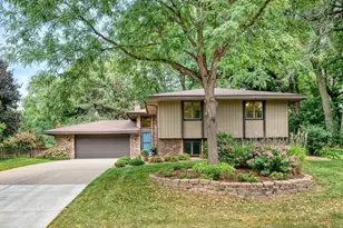 1028 Brompton Pl, Mendota Heights, MN 55118 - Photo 1