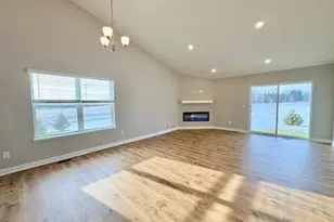 5200 Mustang Dr, Woodbury, MN 55129 - Photo 10