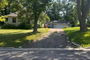 109 Whitman Street S, Lake Benton, MN 56149 - Photo 2