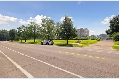 750 Summit Avenue, Saint Paul, MN 55105 - Photo 14