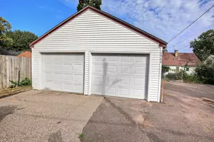 1964 4th St E, Saint Paul, MN 55119 - Photo 24