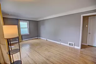 1964 4th St E, Saint Paul, MN 55119 - Photo 4