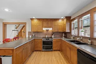 1812 Oakview Ln N, Plymouth, MN 55441 - Photo 10