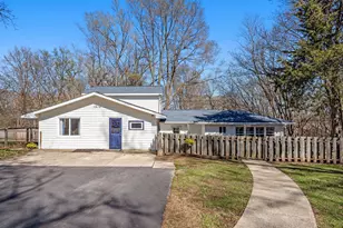 1812 Oakview Ln N, Plymouth, MN 55441 - Photo 2