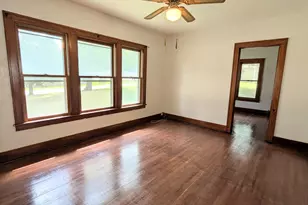 714 Main St, Emmons, MN 56029 - Photo 4