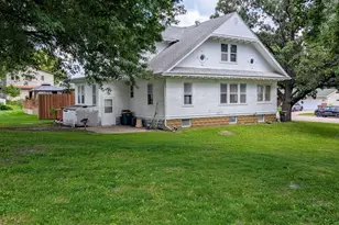 714 Main St, Emmons, MN 56029 - Photo 2