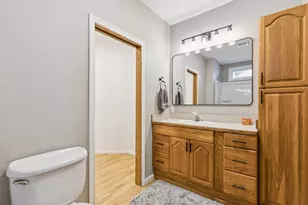 616 Brown St SW, Hutchinson, MN 55350 - Photo 14