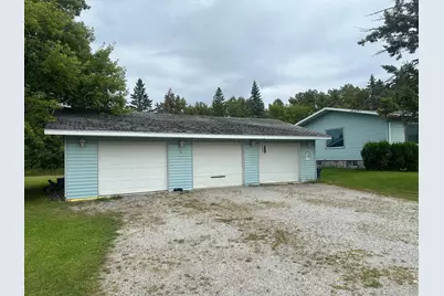 301 Pleasant Avenue NW, Warroad, MN 56763 - Photo 2